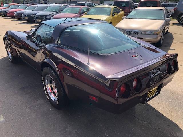 Chevrolet-corvette-1982-custom-2