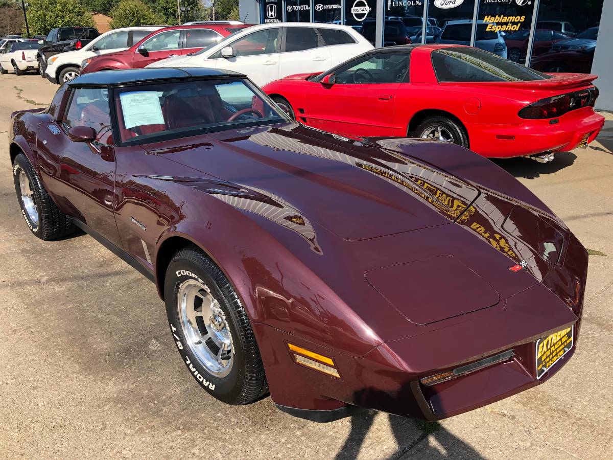 Chevrolet-corvette-1982-custom