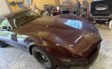 Chevrolet-corvette-1982-red-4