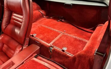 Chevrolet-corvette-1982-silver-10