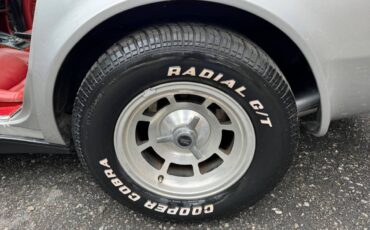 Chevrolet-corvette-1982-silver-11