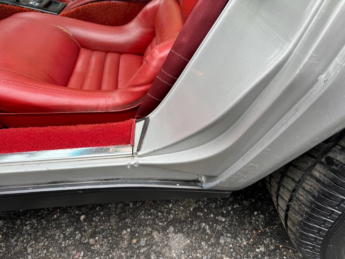 Chevrolet-corvette-1982-silver-12