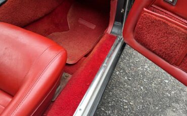 Chevrolet-corvette-1982-silver-13