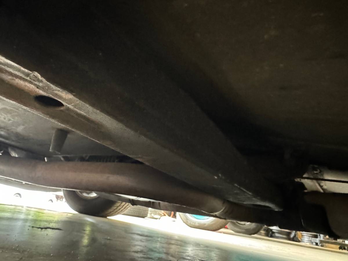 Chevrolet-corvette-1982-silver-7