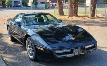 Chevrolet-corvette-1985-black-1