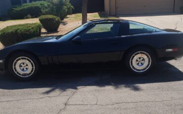 Chevrolet-corvette-1985-black-1