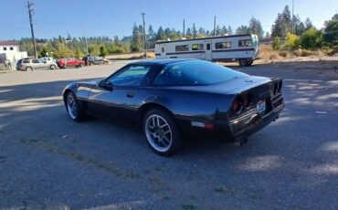 Chevrolet-corvette-1985-black-2