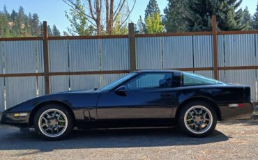 Chevrolet-corvette-1985-black-3