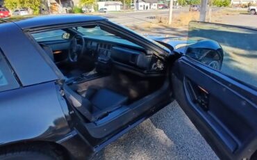 Chevrolet-corvette-1985-black-5