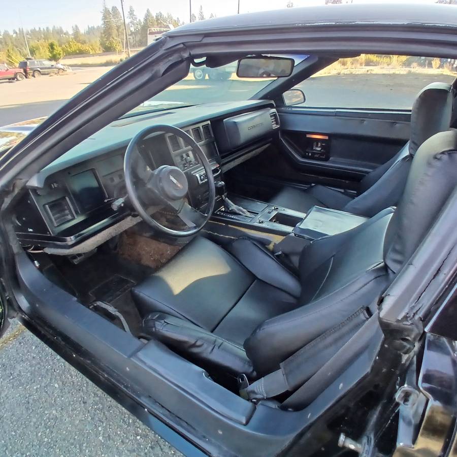 Chevrolet-corvette-1985-black-6