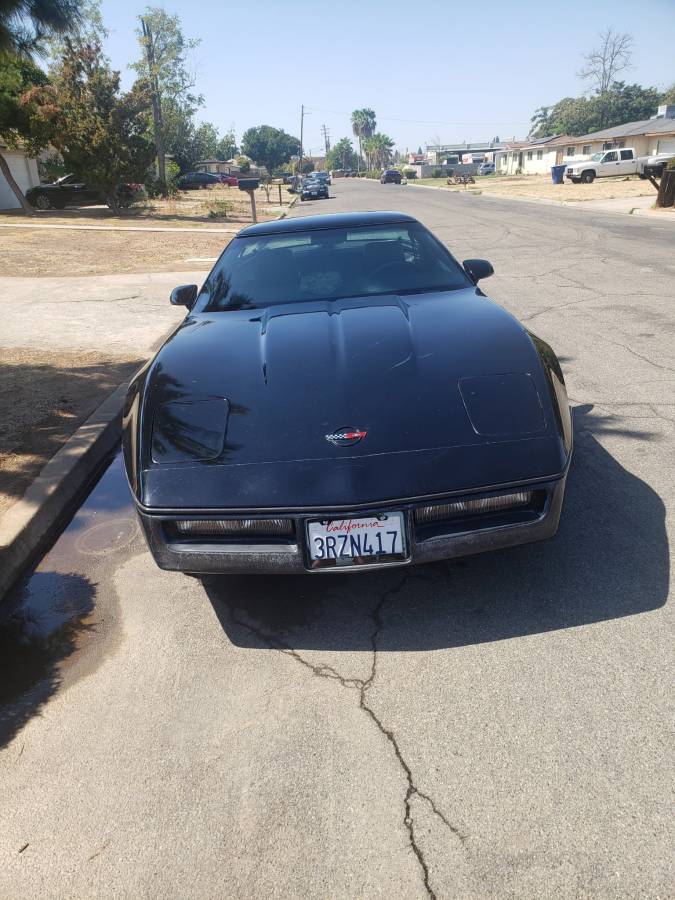 Chevrolet-corvette-1985-black