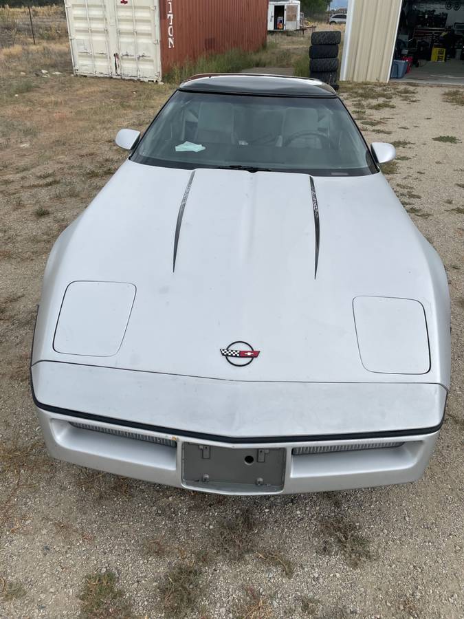 Chevrolet-corvette-1985-silver-1
