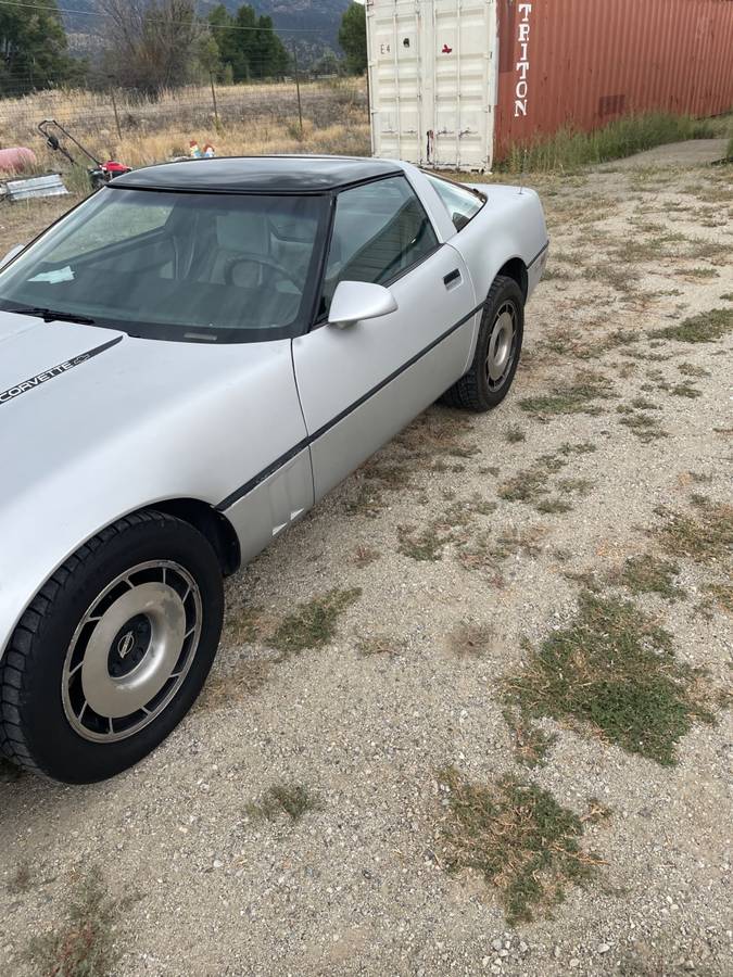 Chevrolet-corvette-1985-silver-3