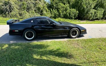 Chevrolet-corvette-1986-black-2