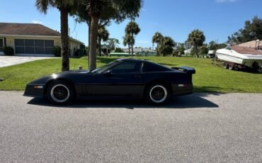 Chevrolet-corvette-1986-black-4