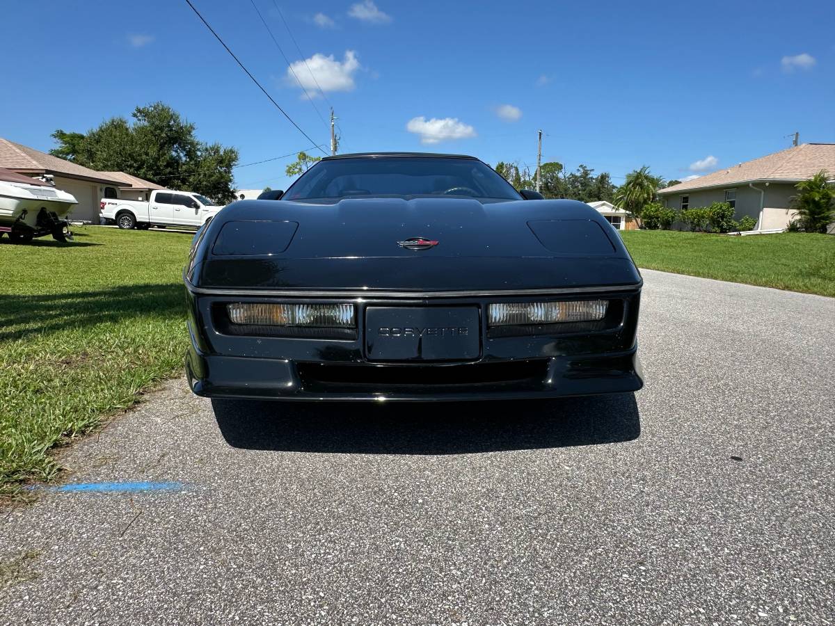 Chevrolet-corvette-1986-black