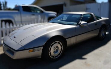 Chevrolet-corvette-1986-brown-1