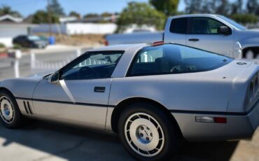 Chevrolet-corvette-1986-brown-3