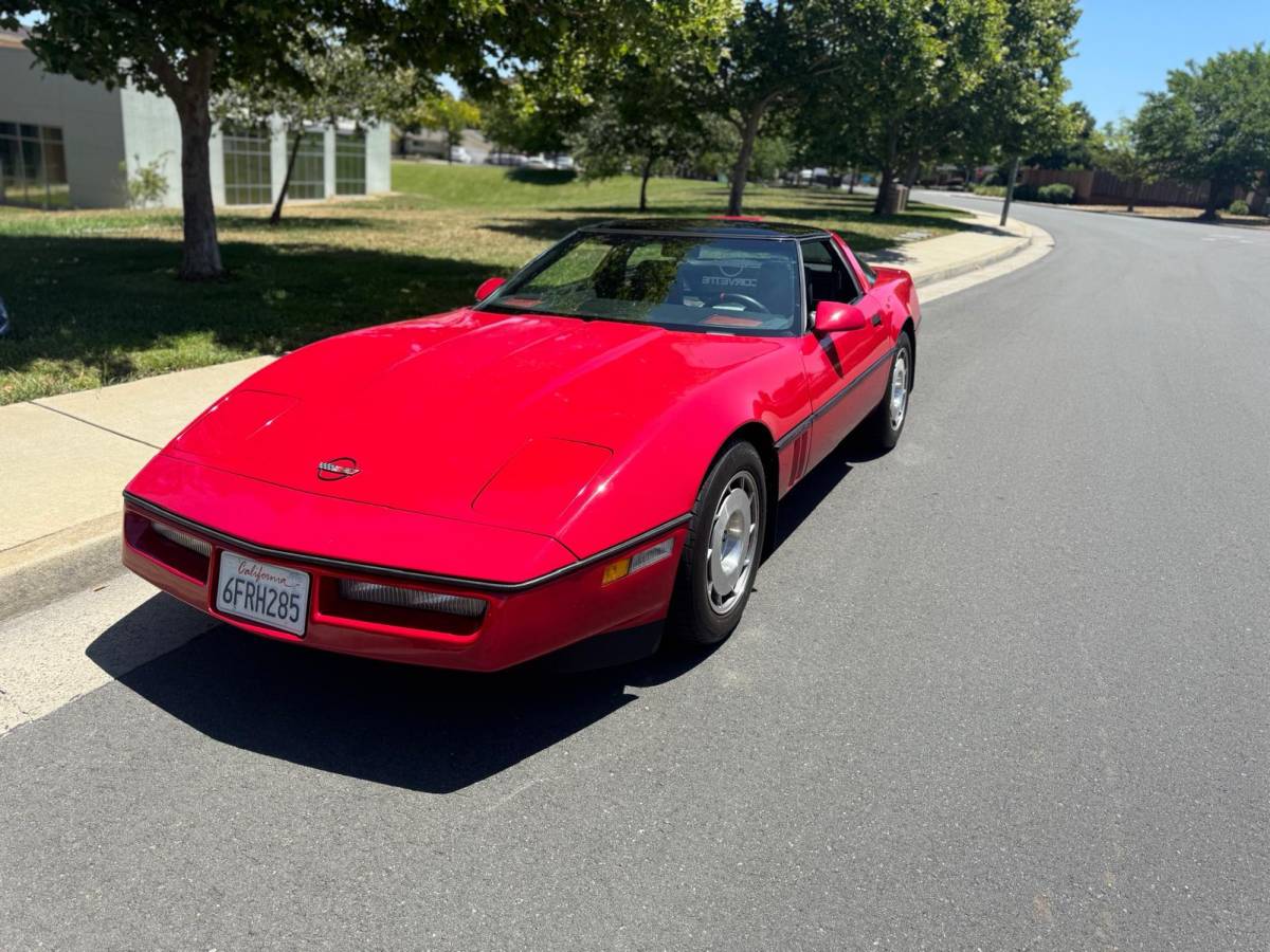 Chevrolet-corvette-1986-red-1