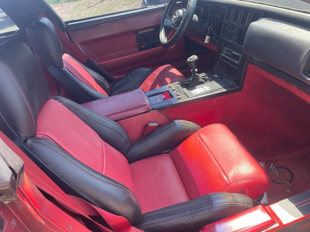 Chevrolet-corvette-1986-red-10
