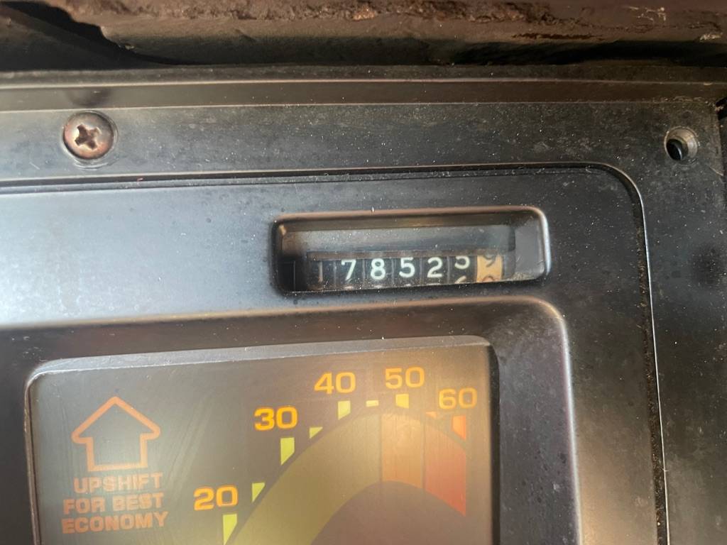 Chevrolet-corvette-1986-red-7