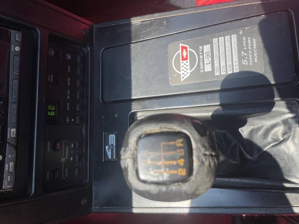 Chevrolet-corvette-1986-red-8