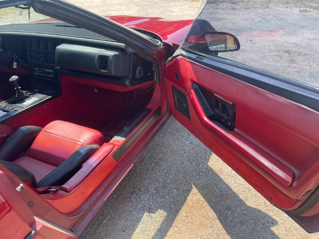 Chevrolet-corvette-1986-red-9