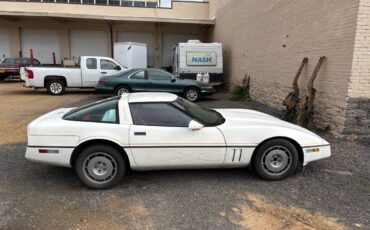 Chevrolet-corvette-1986-white-3