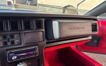 Chevrolet-corvette-1986-white-9