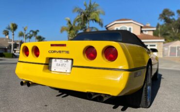 Chevrolet-corvette-1986-yellow-1