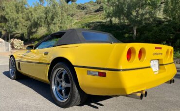 Chevrolet-corvette-1986-yellow-2