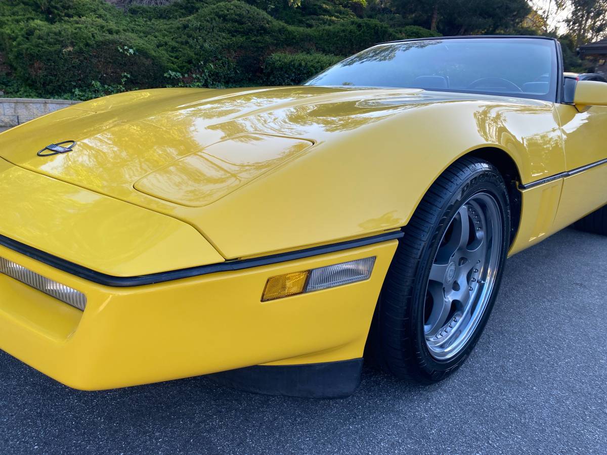 Chevrolet-corvette-1986-yellow-8