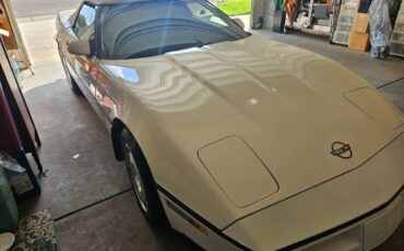 Chevrolet-corvette-1987-white-1