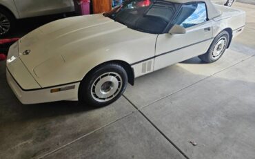 Chevrolet-corvette-1987-white
