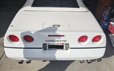 Chevrolet-corvette-1987-white-3