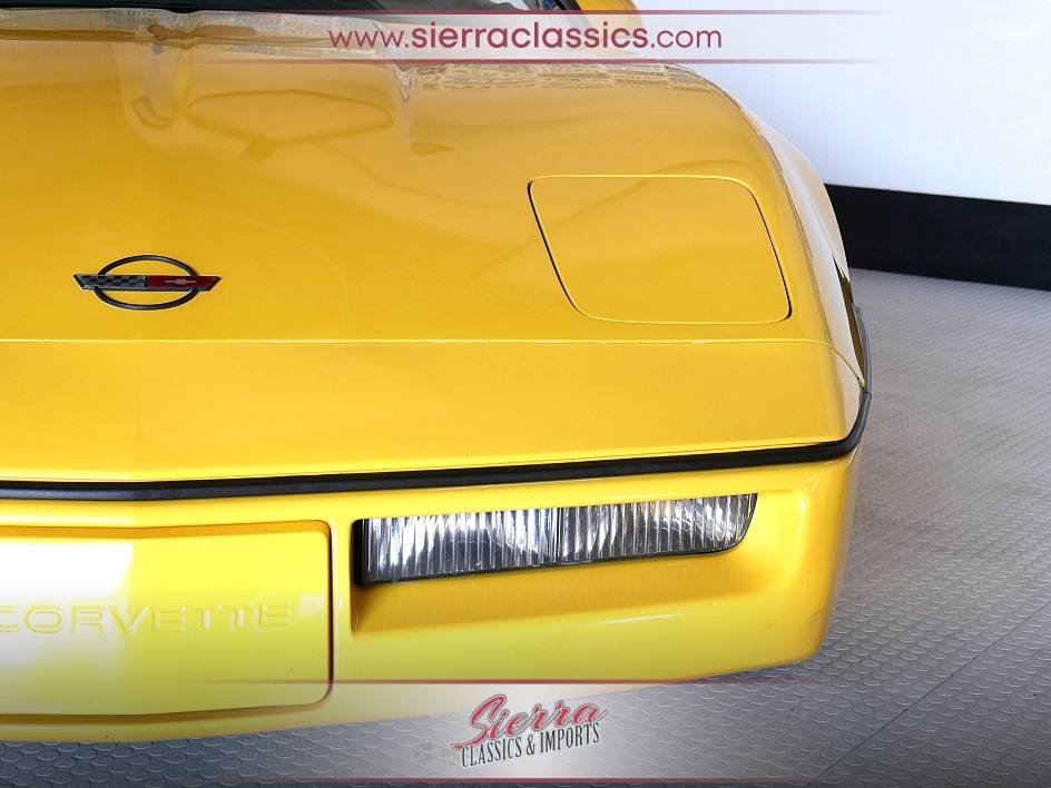 Chevrolet-corvette-1988-10