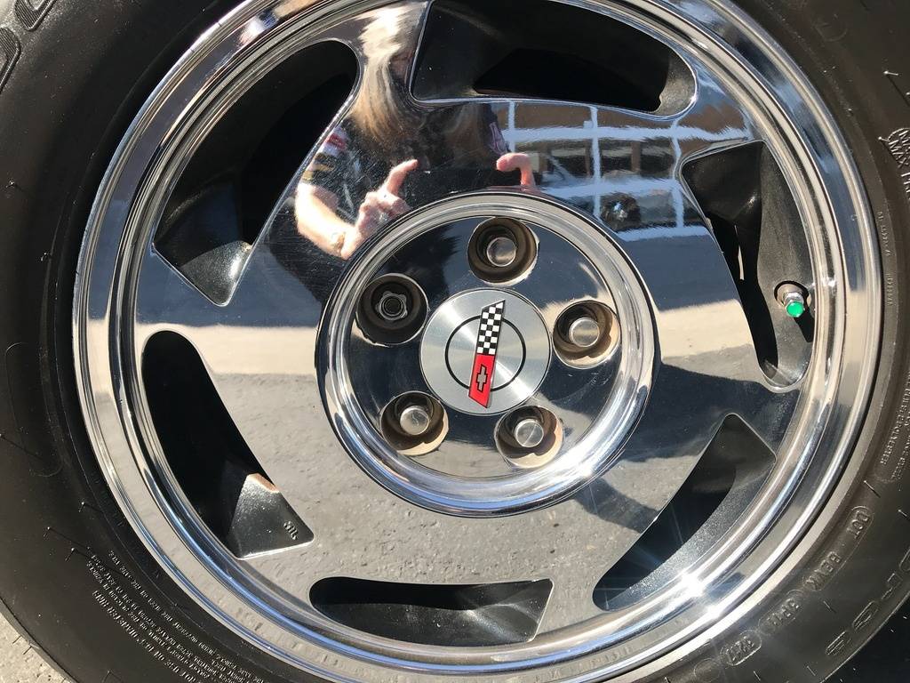 Chevrolet-corvette-1988-black-136