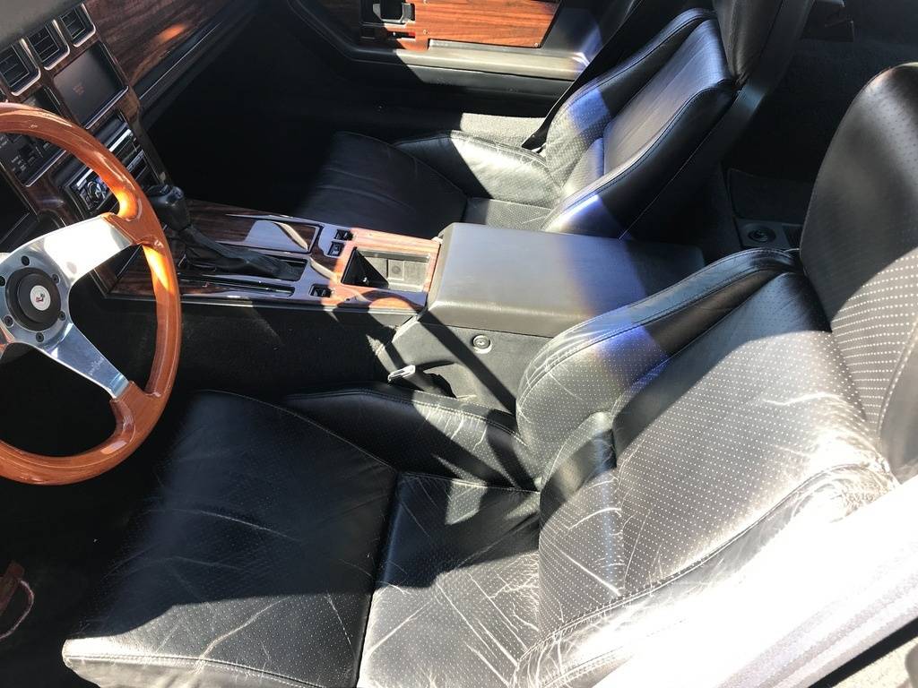 Chevrolet-corvette-1988-black-18