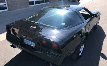 Chevrolet-corvette-1988-black-30