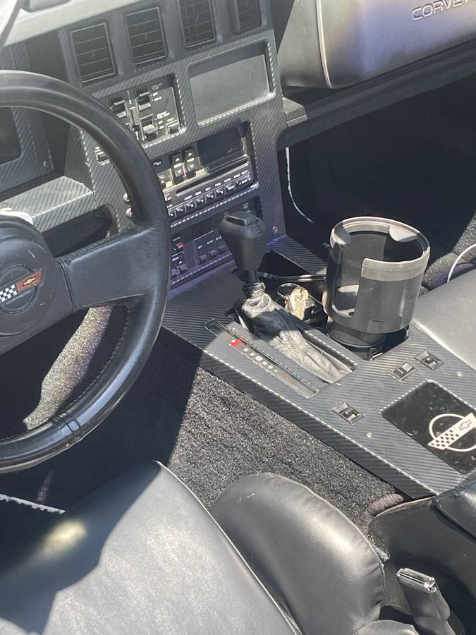 Chevrolet-corvette-1988-white-2