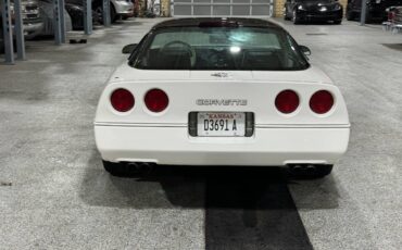 Chevrolet-corvette-1988-white-21