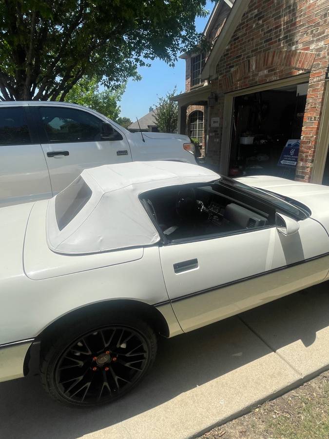 Chevrolet-corvette-1988-white