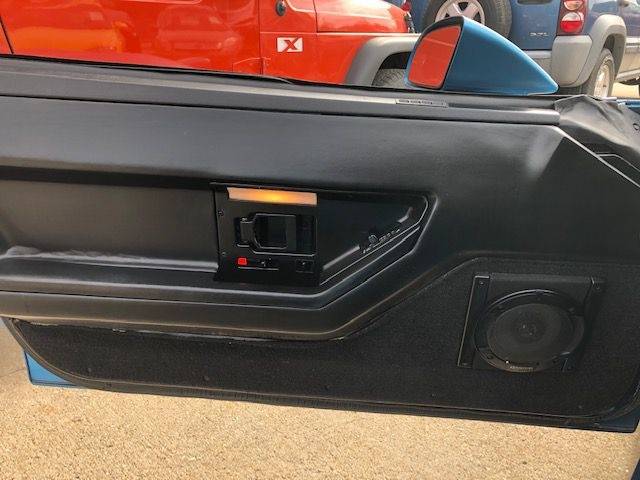Chevrolet-corvette-1989-blue-10