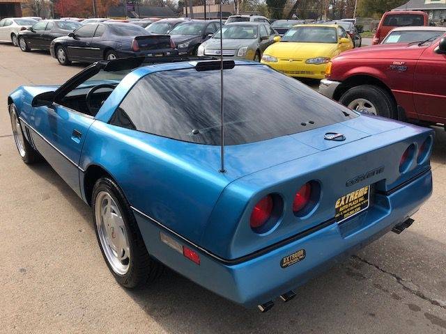 Chevrolet-corvette-1989-blue-2