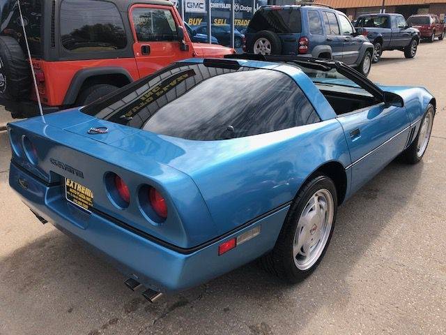 Chevrolet-corvette-1989-blue-3