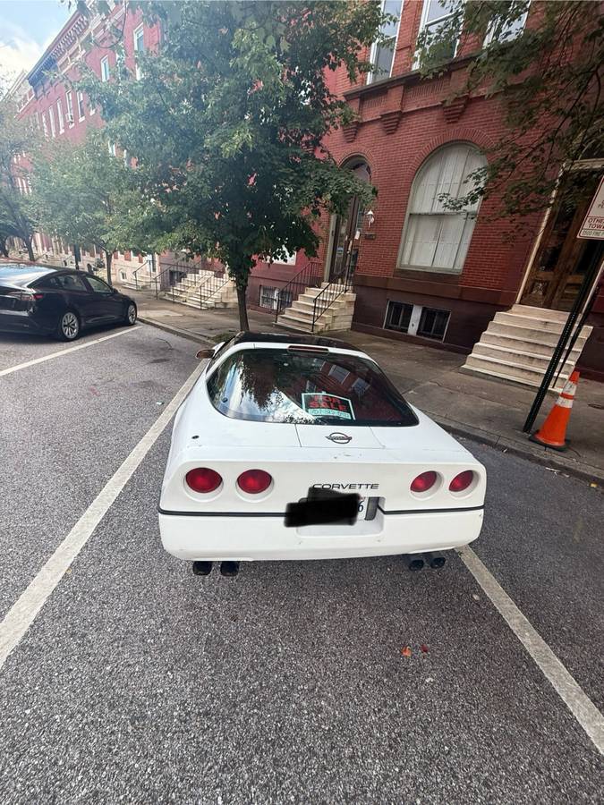Chevrolet-corvette-1990-white-1