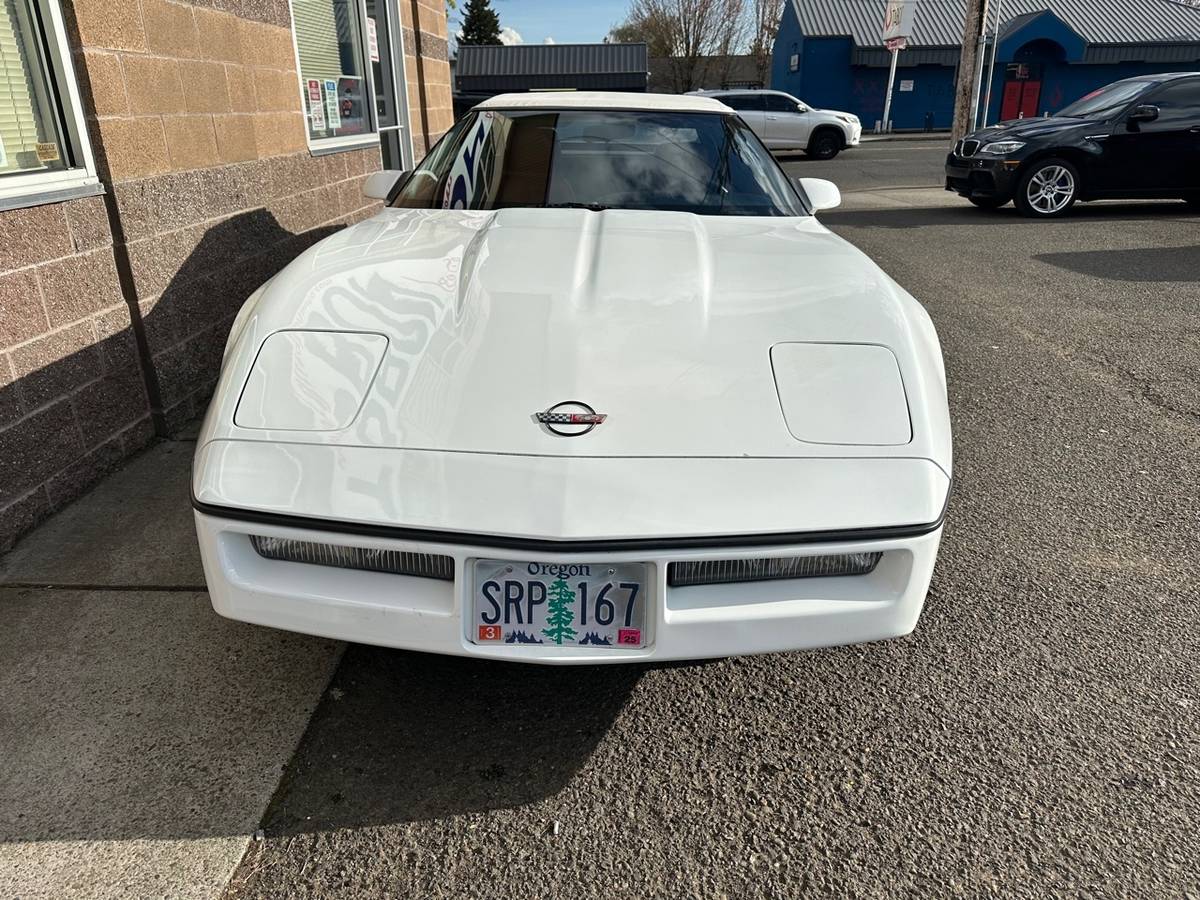 Chevrolet-corvette-1990-white-1