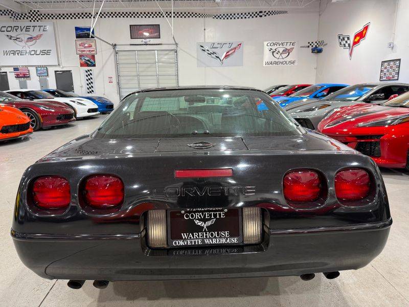 Chevrolet-corvette-1991-black-11