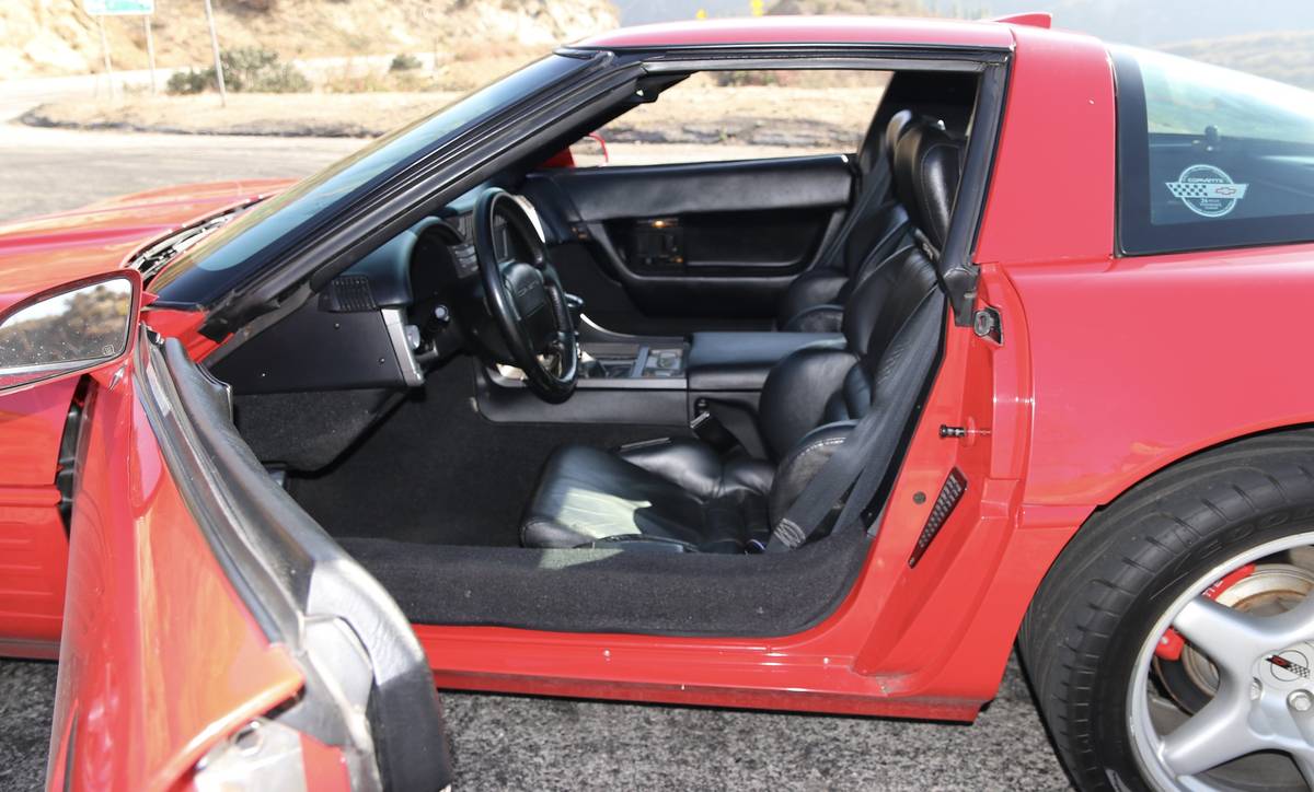 Chevrolet-corvette-1991-red-10
