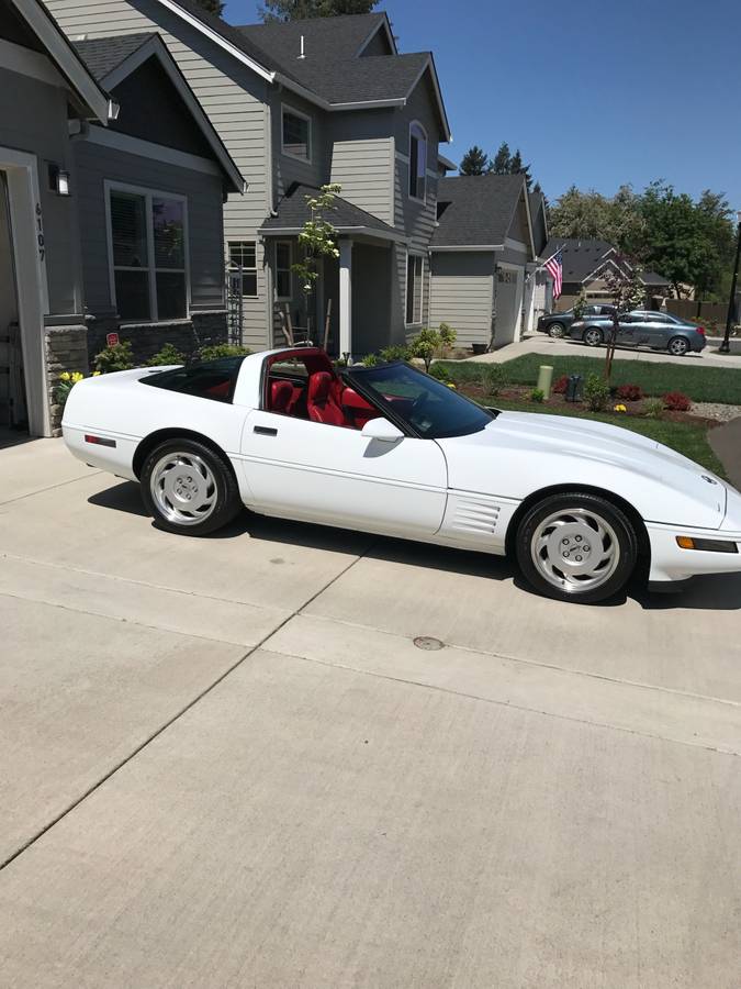 Chevrolet-corvette-1991-white-1
